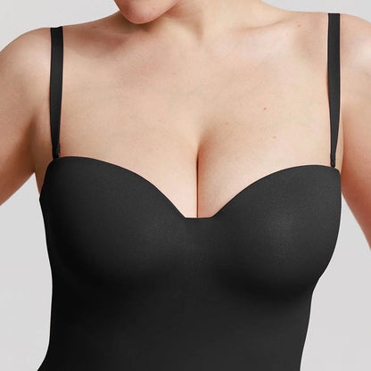 shapewear, melns bezvīļu bodijs ar koriģējošu efektu, ar noņemamām lencītēm, lencītes uzliktas, tuvplāns