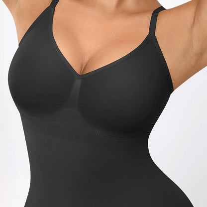 Melns koriģējošs bodijs ar šortu piegriezumu – gluds siluets zem apģērba