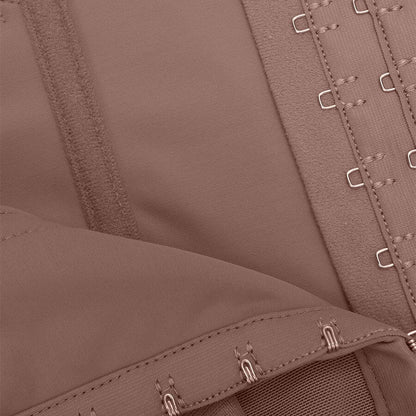 īpaši stingrs shapewear ar priekšējo aizdari un regulējamām lencēm – ideāls pēcoperācijas atbalsts, materiāla un saspraužu tuvplāns