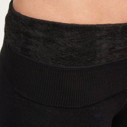 Melnas termo zeķubikses sievietēm, one size izmērs, detaļu tuvplāns